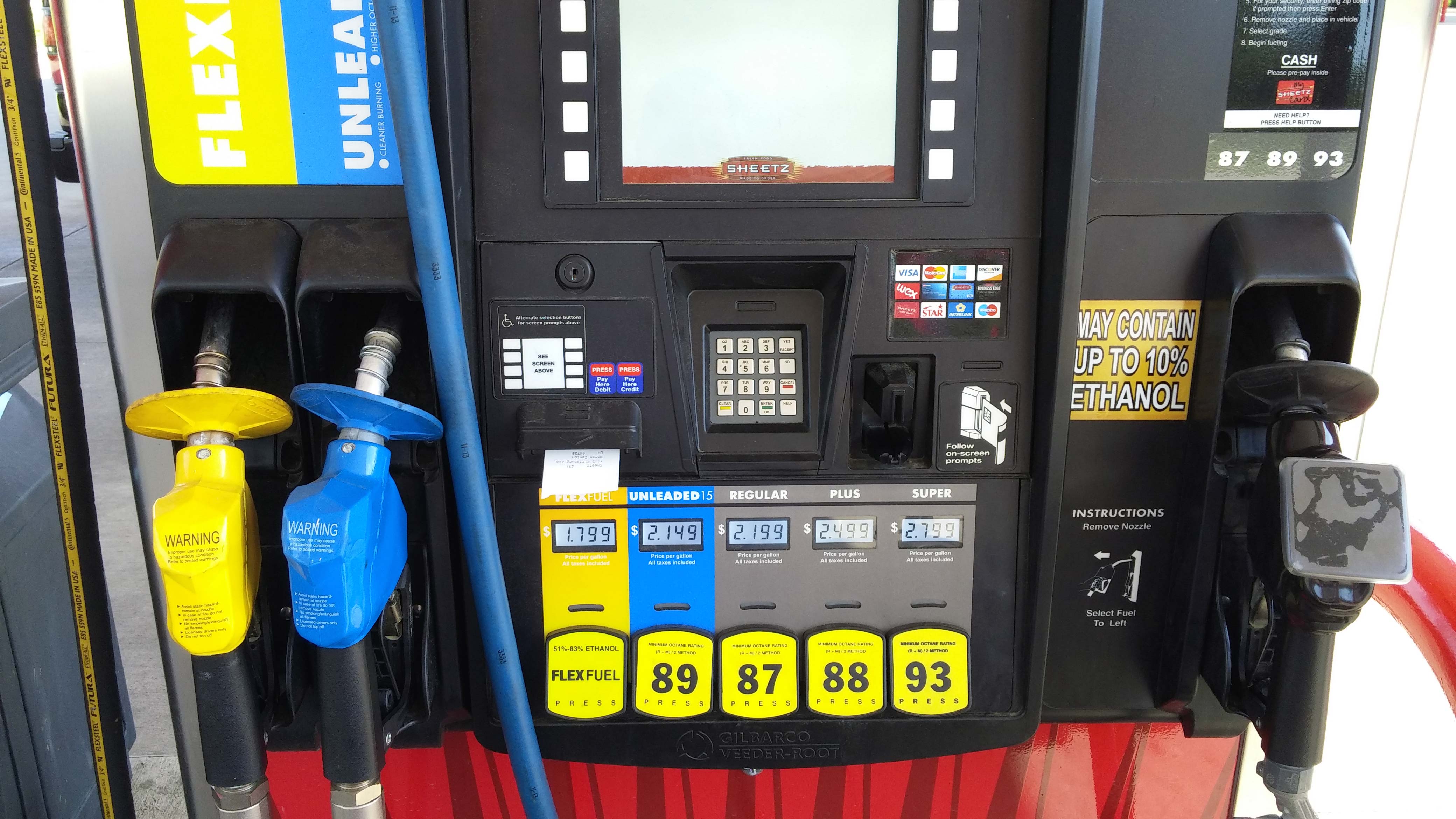 Just how easy is it to misfuel your boat? This gas pump in Ohio has no required E15 warning label and simply selecting the 89-octane grade fuel would be illegal, likely void your boat motors warranty, and may lead to engine damage (credit: D.A. Saus).