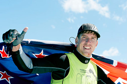 Peter Burling (NZL) new Moth world champion with the Kiwi flag - Thierry Martinez