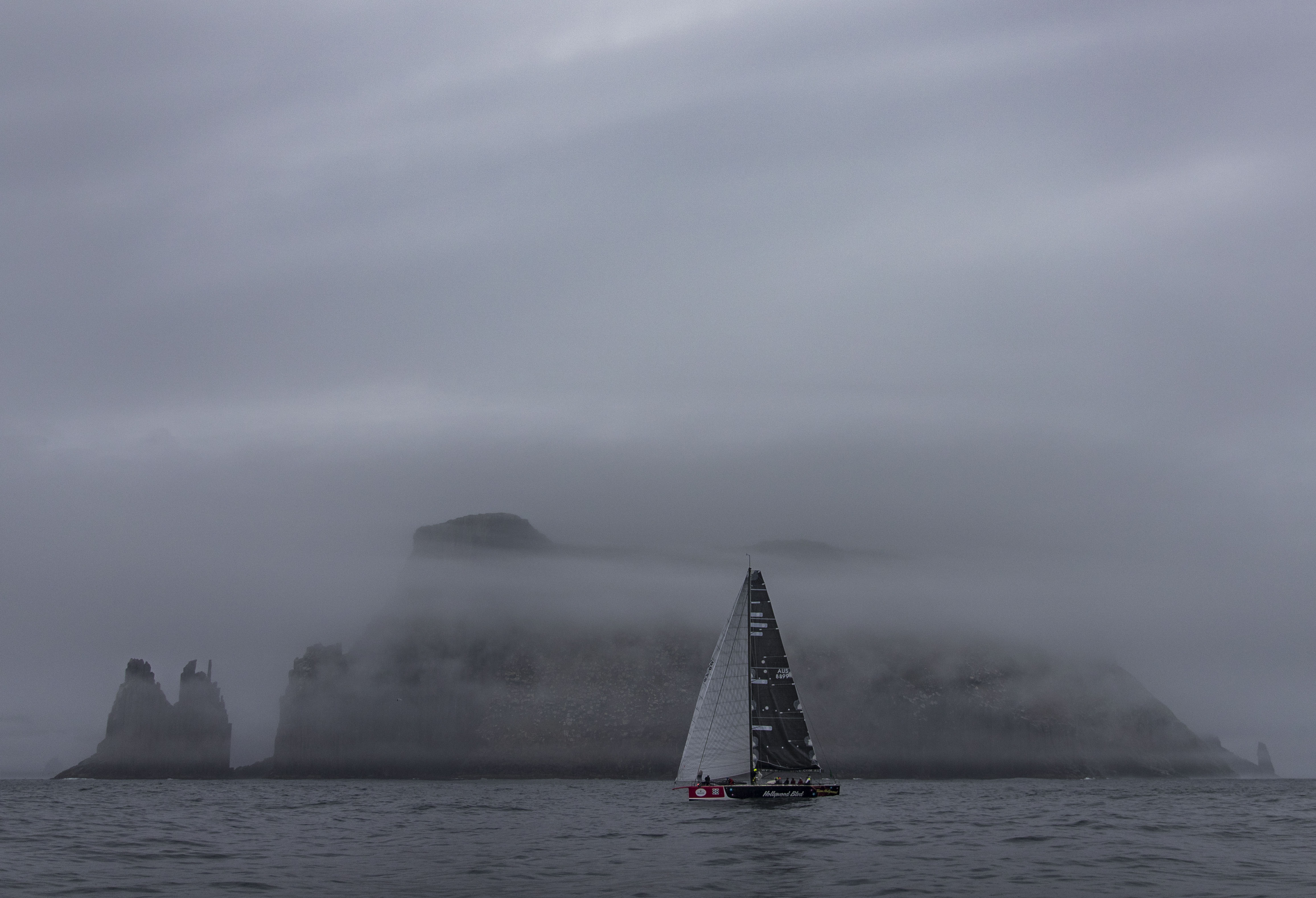 Ray Roberts' 55-ft HOLLYWOOD BOULEVARD sailing off Tasman Island