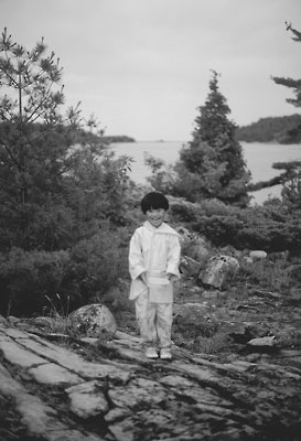 holding.JPG (31633 bytes)