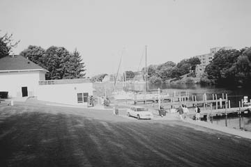 manistee.JPG (15962 bytes)