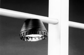 light.JPG (11591 bytes)