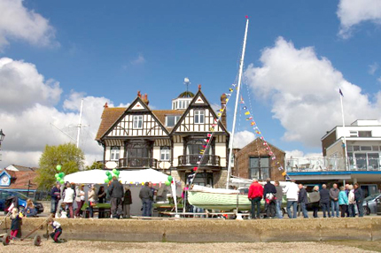 BOD C54 Storm Petrel prepares to launch at Brightlingsea Hard