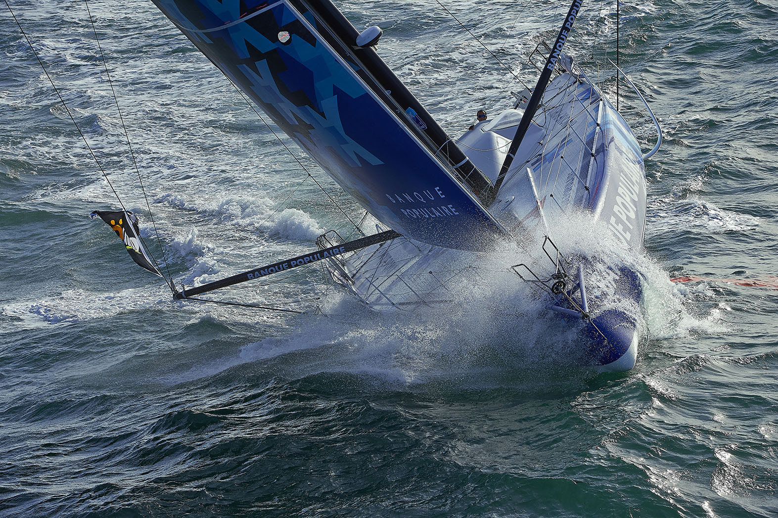Armel Le Cléach first to Cape Horn / Vendee Globe